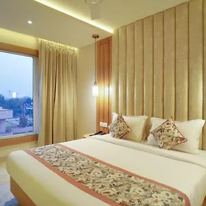  Hotel Four Element India